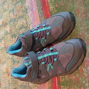 Kids Merrell hiking boots size 5.5